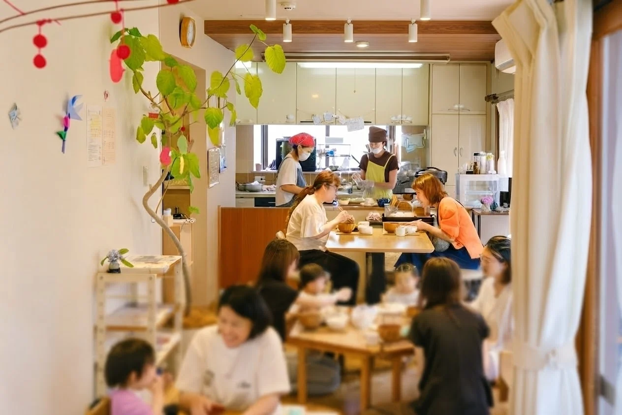 みんなのカフェでの食事の時間